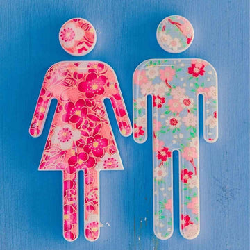 Vous ne serez plus jamais nue aux toilettes avec la révolutionnaire ouverture à l'entrejambe de la combishort, de la combipantalon et de la combinaison La Totale.
