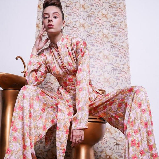 combinaison Kimono fleurie pratique aux toilettes